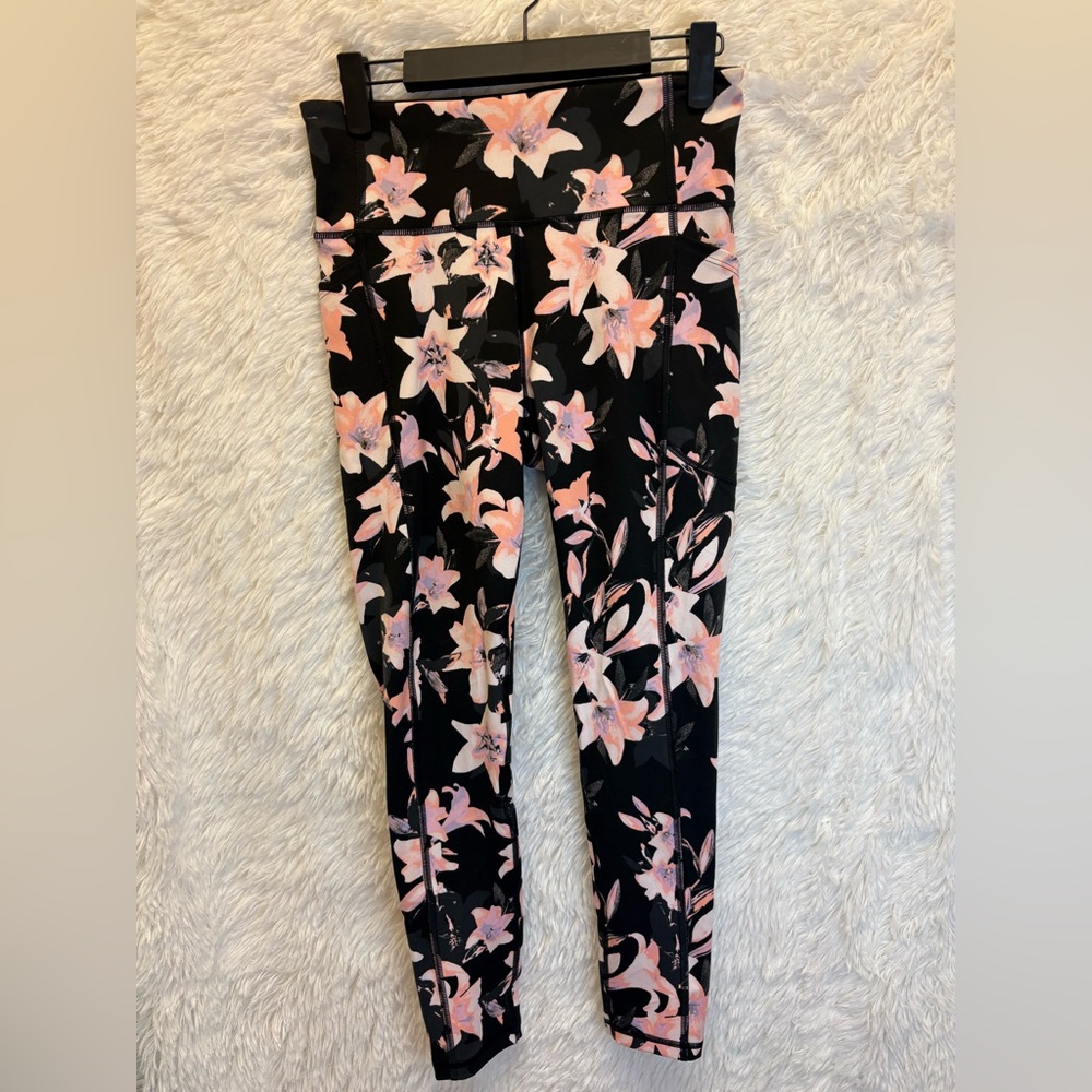 Victoria’s Secret Floral Athleisure Leggings | Yoga | | Lightweight | Medium - Picture 4 of 13